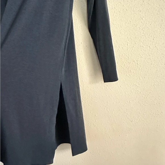 UNIQLO AIRism UV Protection Blue Long Sleeve Cardigan, Size S - Picture 4 of 5